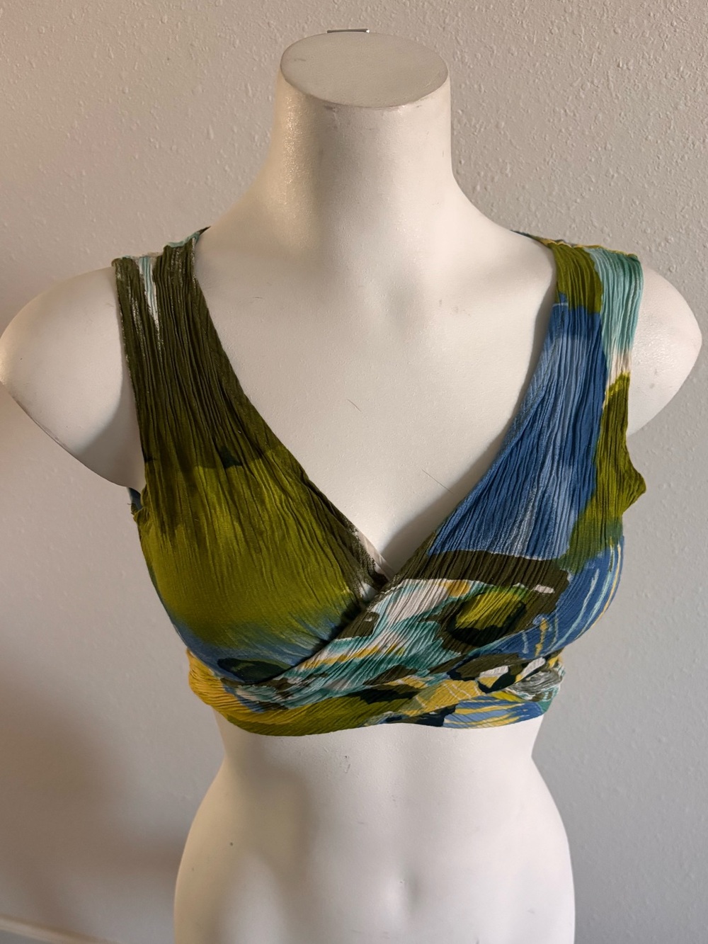 Vintage Island People Cropped Top